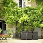 Nocleg ze śniadaniem La Grande Maison 3*