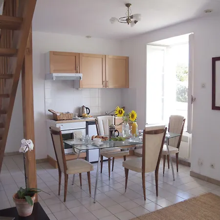 La Grande Maison 3* Pas-de-Jeu