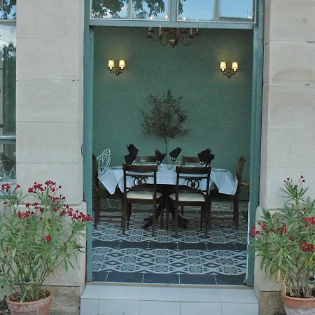 La Grande Maison Bed & Breakfast 3*