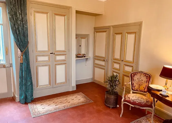 La Grande Maison Bed & Breakfast