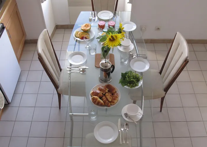 La Grande Maison Bed & Breakfast