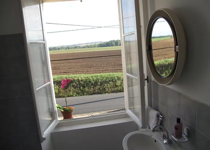 La Grande Maison Bed & Breakfast Pas-de-Jeu